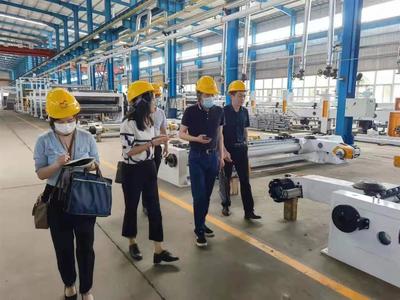 送政策送"監督卡"到企業,駐省經信廳紀檢監察組下基層